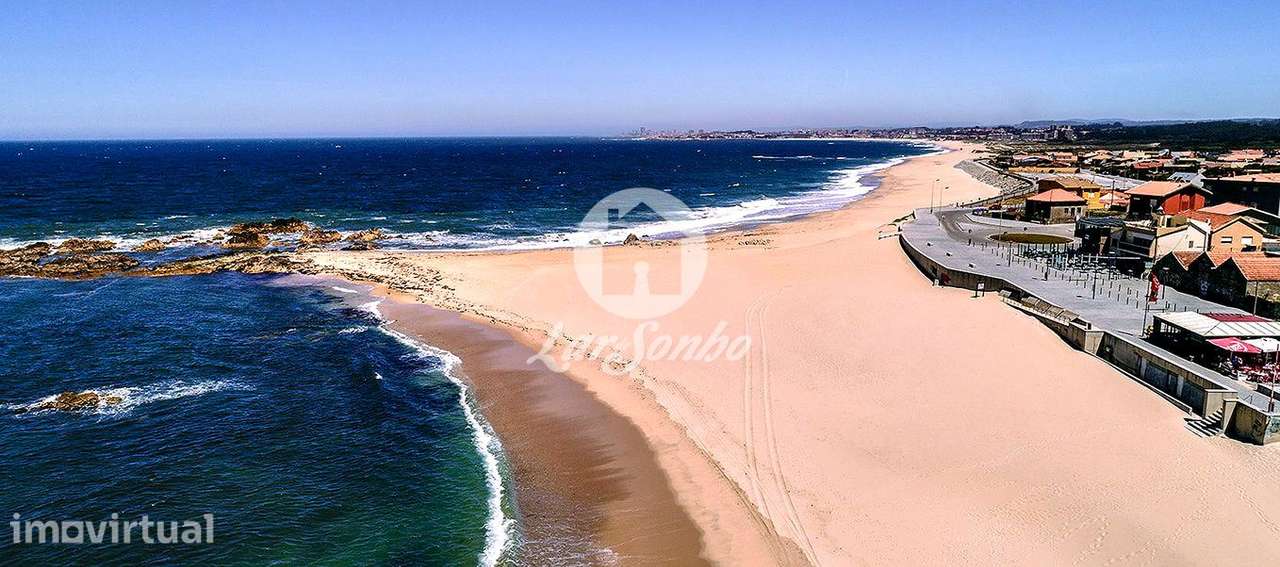 Apartamento T2 com Garagem fechada e Terraço a 50 m da Praia - Grande imagem: 2/20