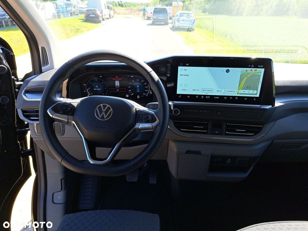 Volkswagen Caravelle - 20