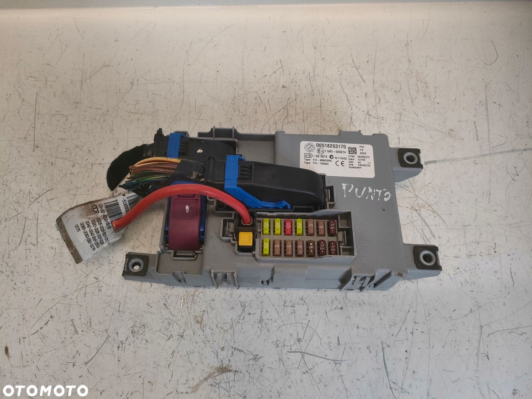 FIAT GRANDE PUNTO 05- 1.4 MODUŁ BSI SKRZYNKA BEZPIECZNIKÓW 00518263170 - 3