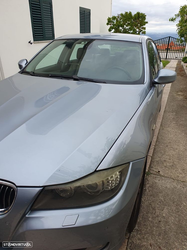 BMW 320 d Auto - 10