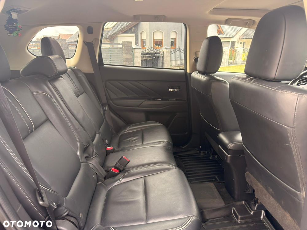 Mitsubishi Outlander 2.0 4WD - 16