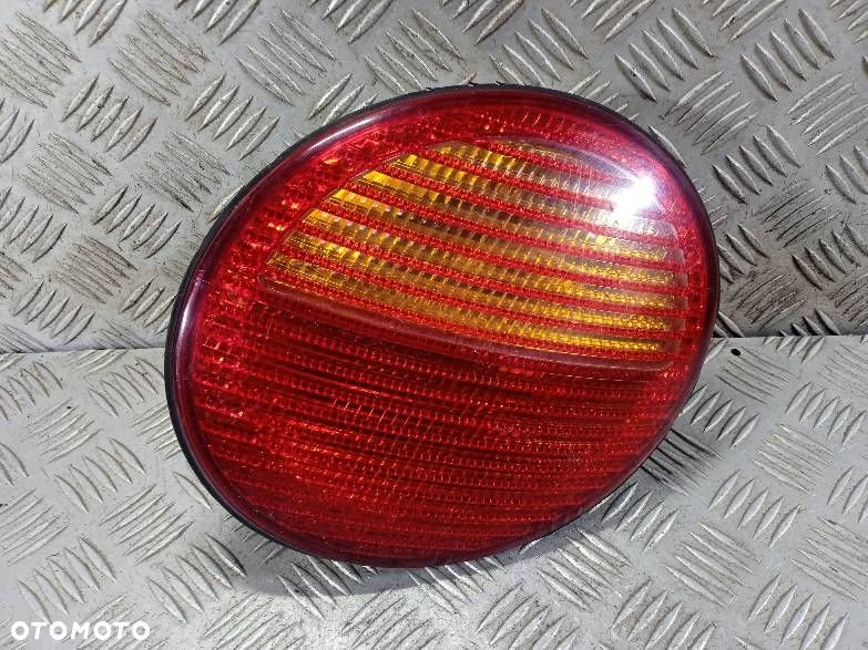 LAMPA PRAWA TYLNA VOLKSWAGEN NEW BEETLE - 1