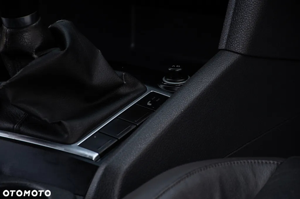 Volkswagen Amarok 2.0 BiTDI 4MOTION BMT Dark Label - 25