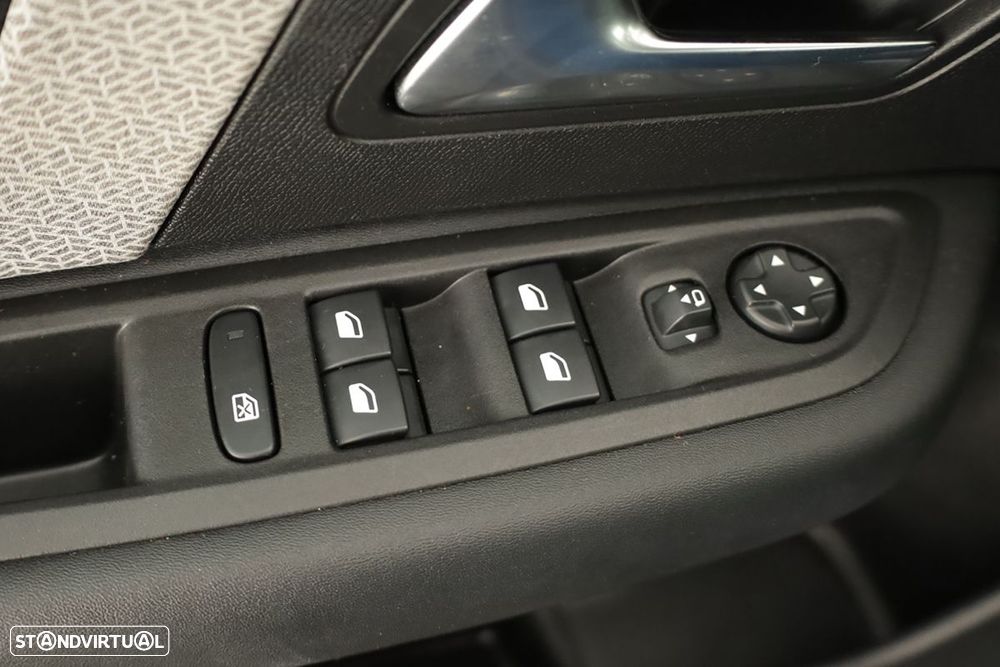Citroën C4 1.2 PureTech Plus EAT8 - 19