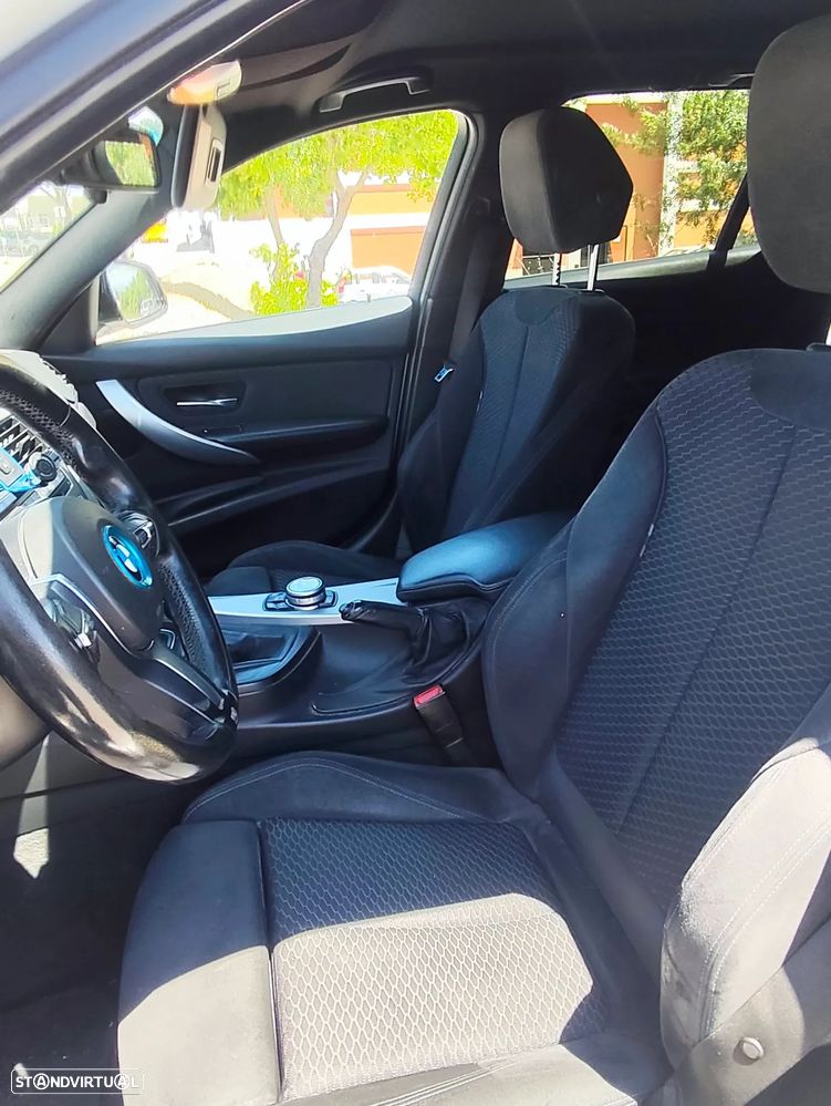 BMW 318 d M Sport - 16