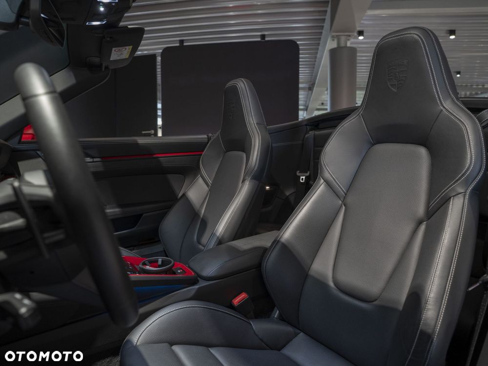 Porsche 911 Carrera - 17