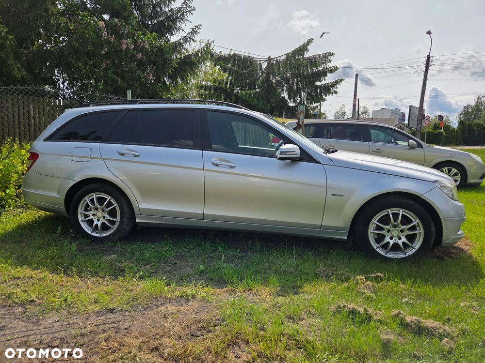 Mercedes-Benz Klasa C 200 CDI DPF (BlueEFFICIENCY) Avantgarde - 4