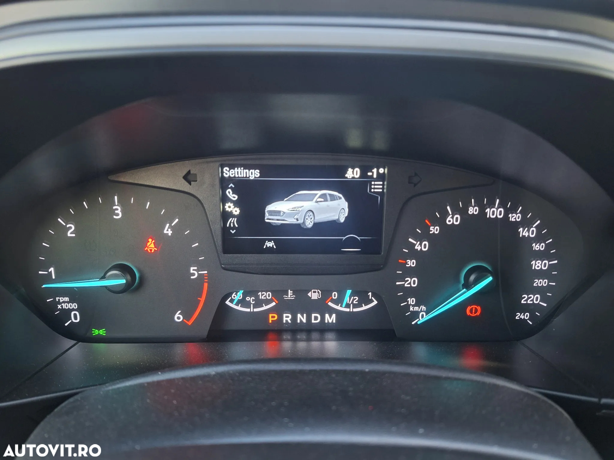 Ford Focus 1.5 TDCi Powershift Titanium - 16