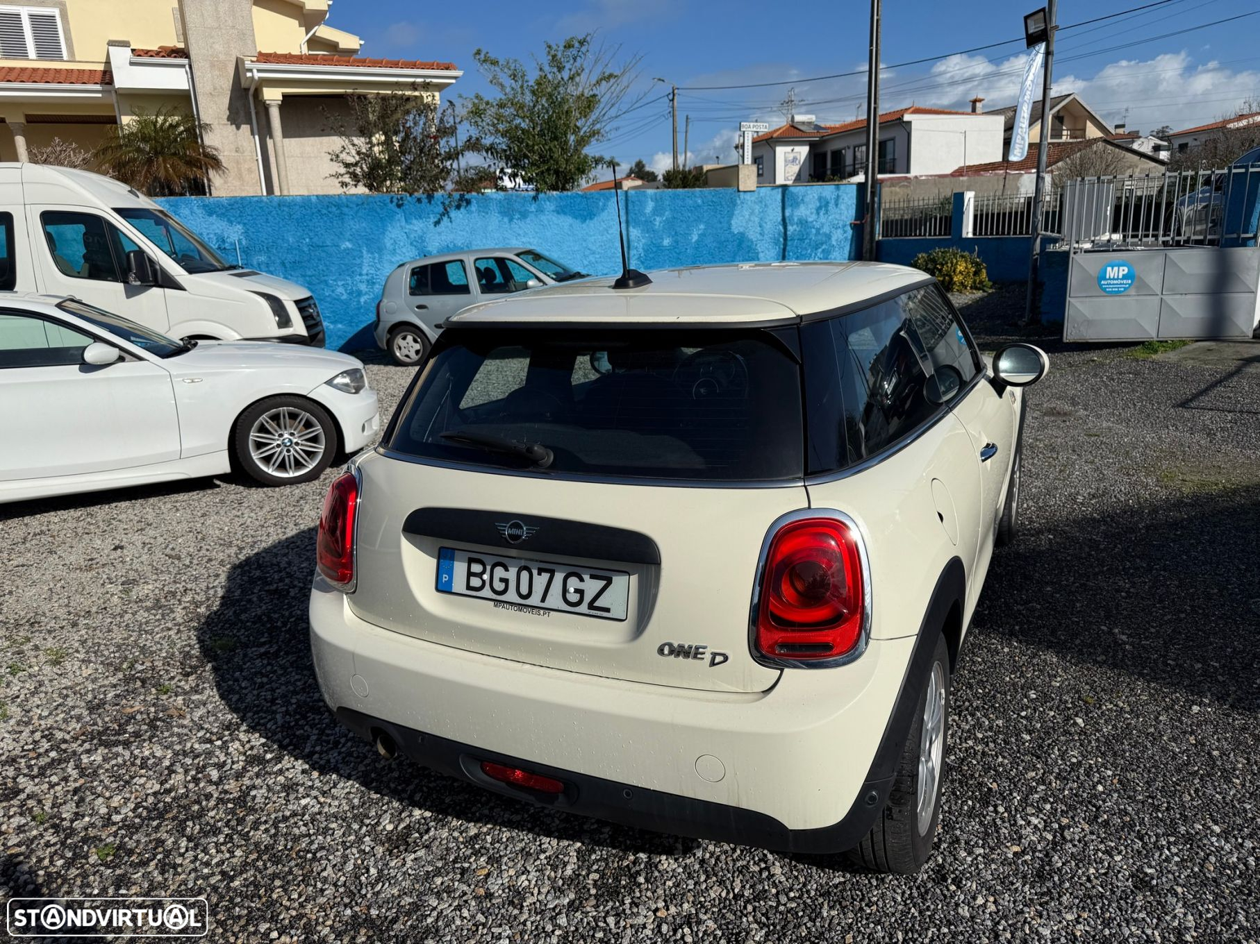 MINI 3 Portas One D - 12