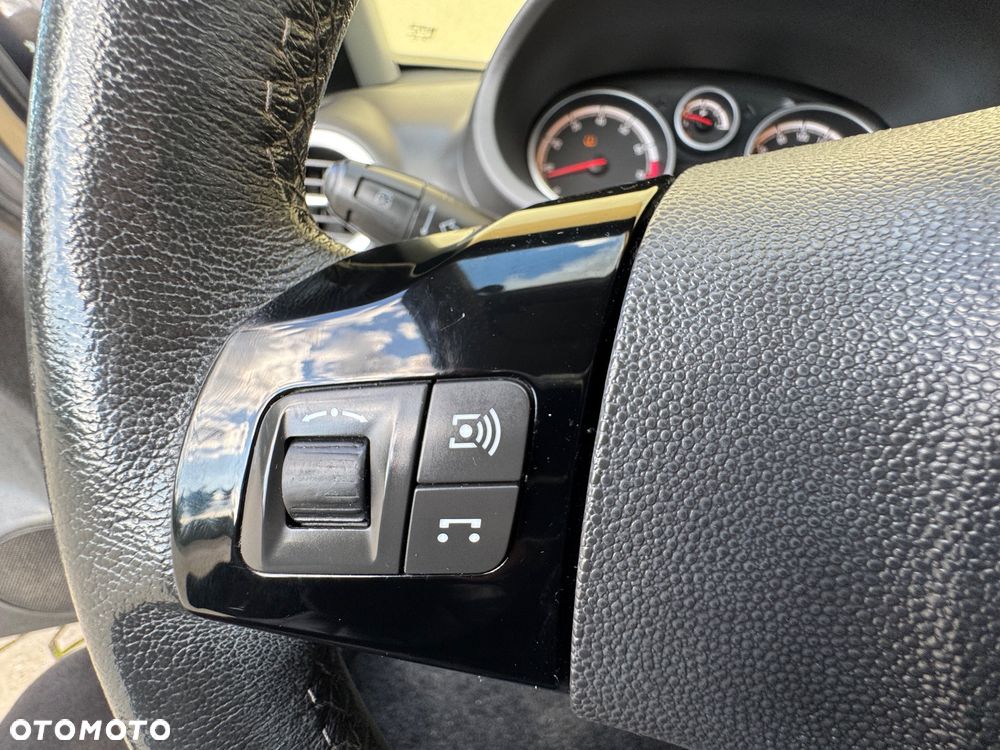Opel Corsa 1.2 16V Graphite S&S - 14