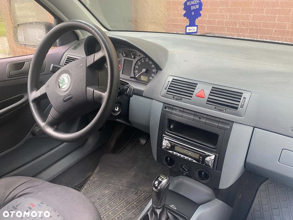 Skoda Fabia - 8