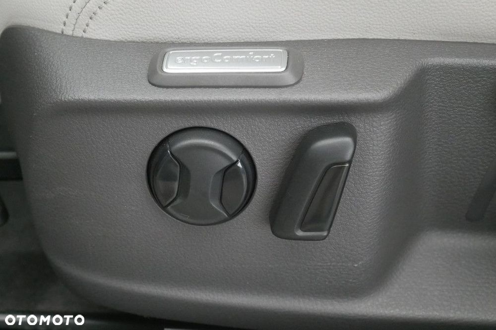 Volkswagen Passat Variant - 30