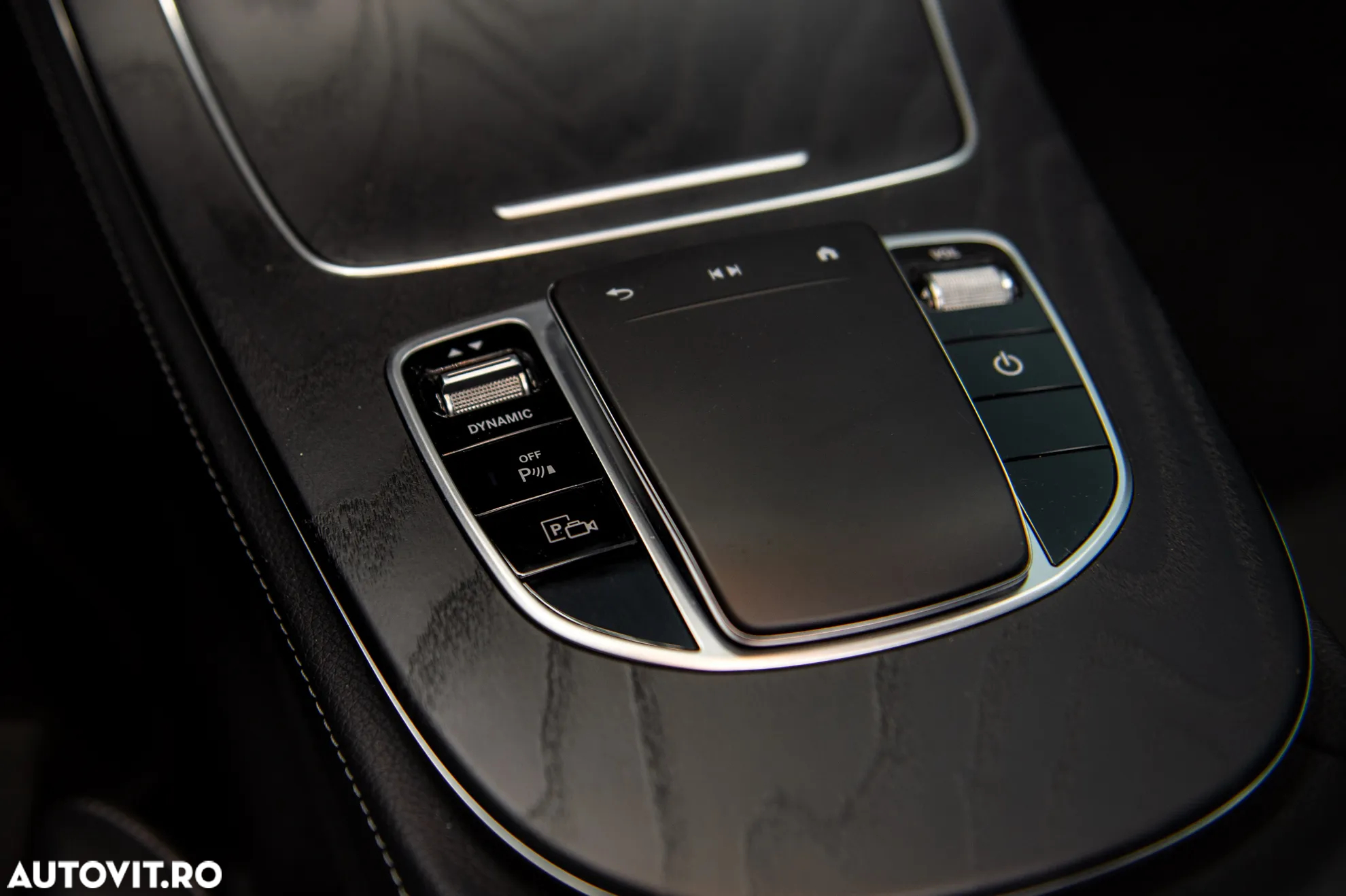 Mercedes-Benz E 300e 4Matic 9G-TRONIC Edition AMG Line - 25