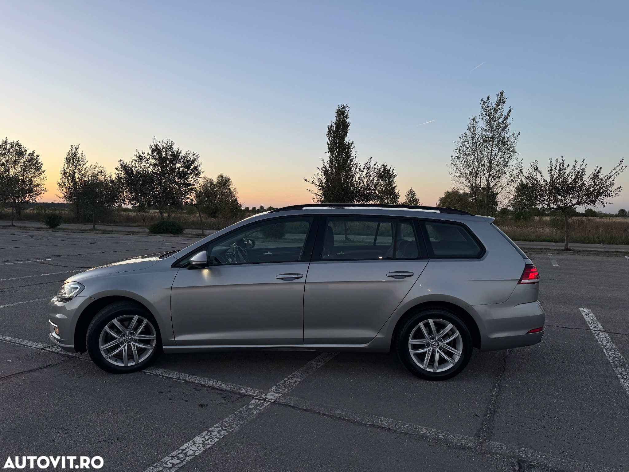 Volkswagen Golf 2.0 BlueTDI DSG Highline - 2