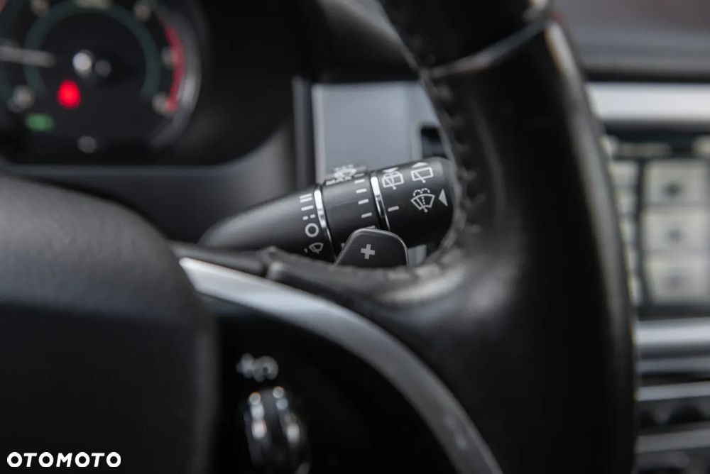 Jaguar XF 2.2 D Luxury - 20