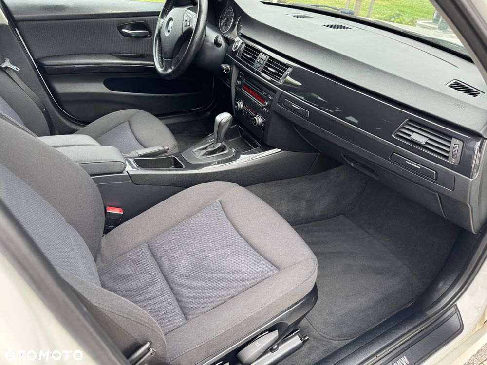BMW Seria 3 - 23