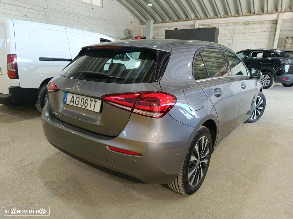 Mercedes-Benz A 250 e Style Plus - 4