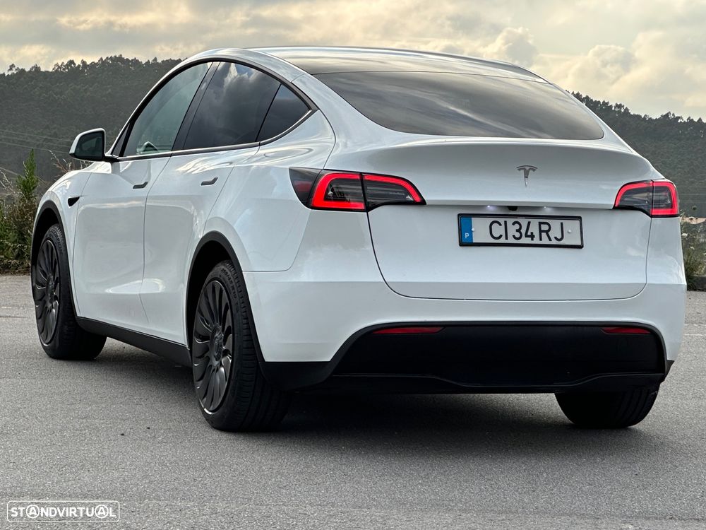 Tesla Model Y Long-Range RWD - 6