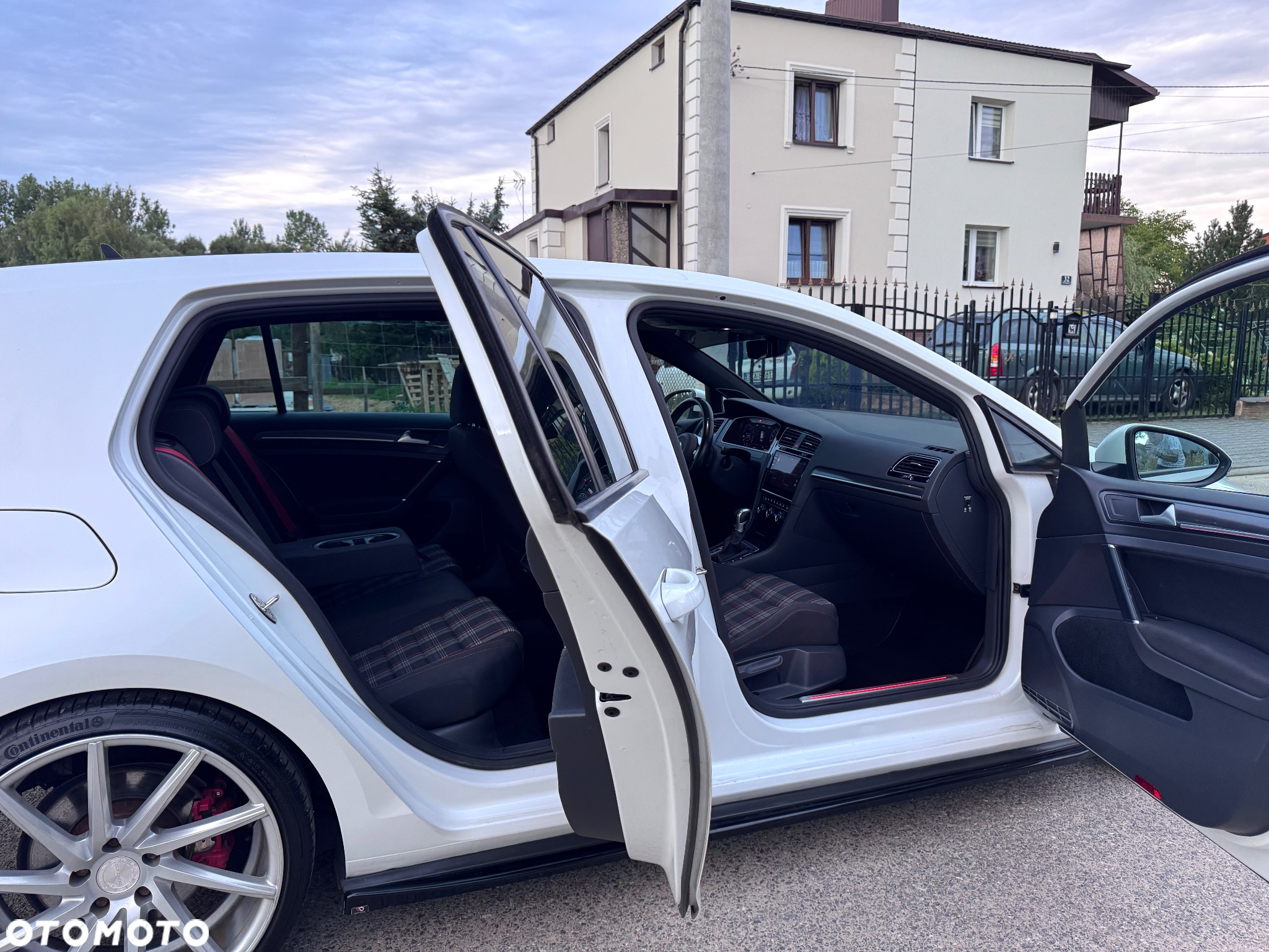 Volkswagen Golf VII 2.0 TSI GTI TCR DSG - 27