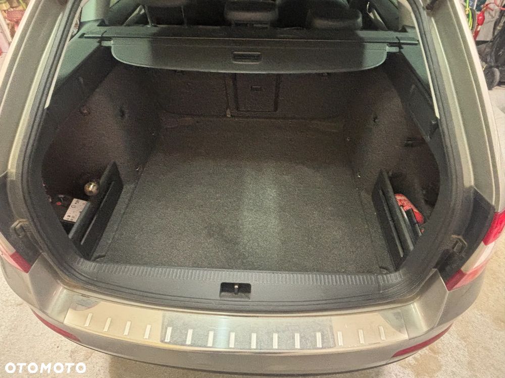 Skoda Octavia 2.0 TDI Edition DSG - 16