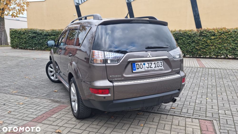Mitsubishi Outlander 2011 photo 4