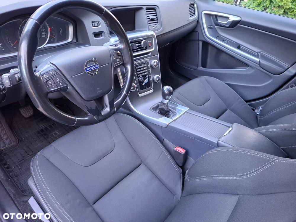 Volvo V60 D3 Summum - 10