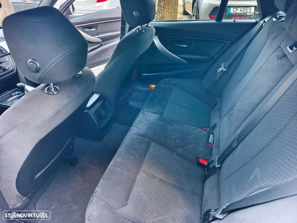 BMW 318 d Pack M - 9