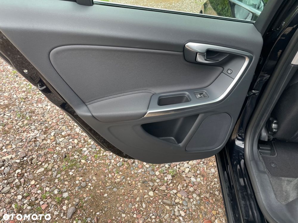 Volvo S60 D3 Summum - 26