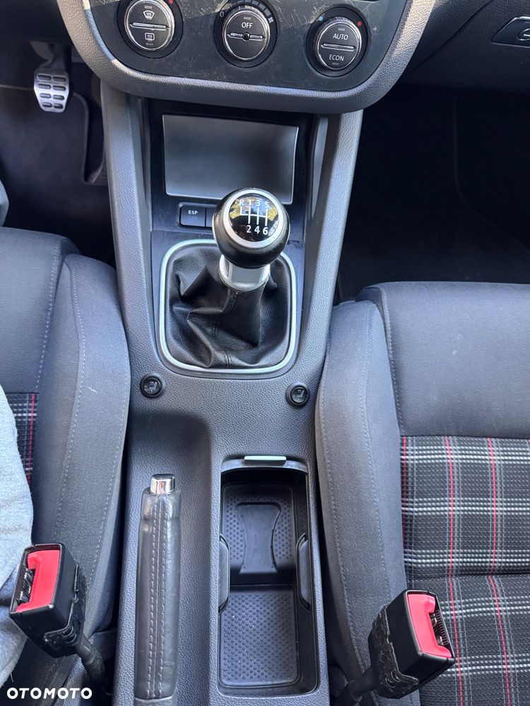 Volkswagen Golf 2.0 TSI GTI - 12