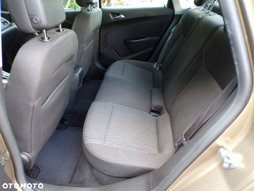 Opel Astra - 30