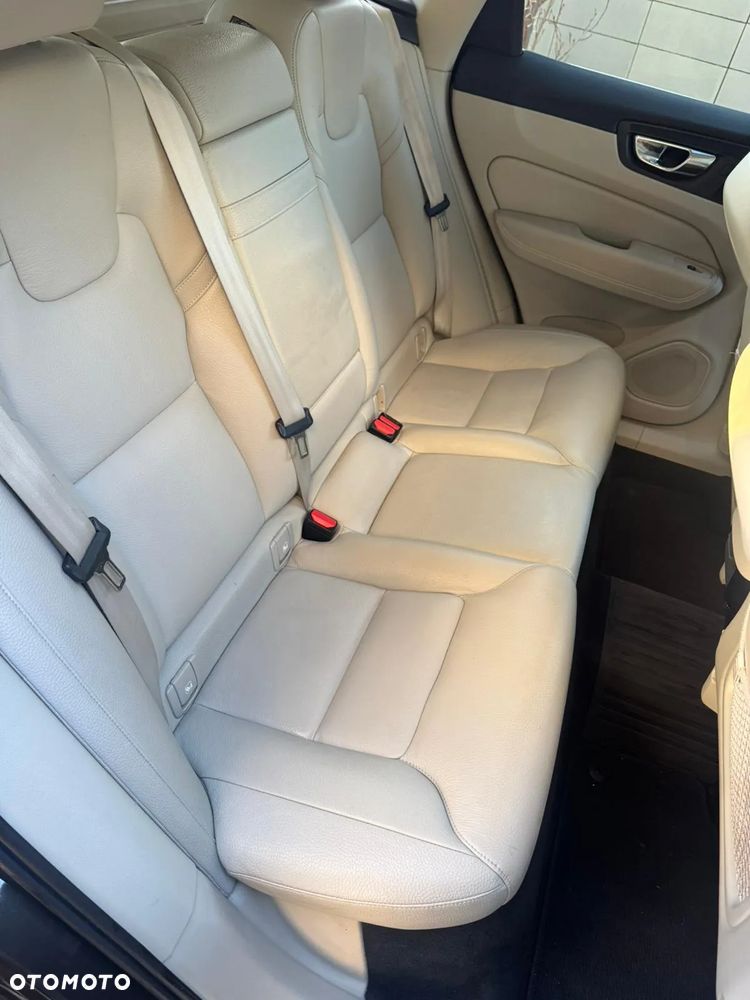 Volvo XC 60 D5 AWD Inscription - 6