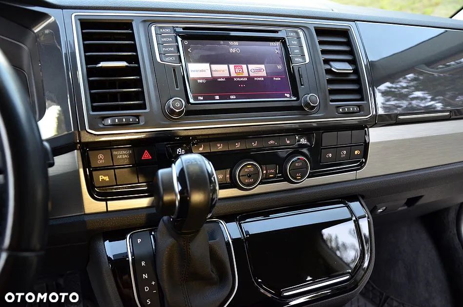 Volkswagen Multivan - 15