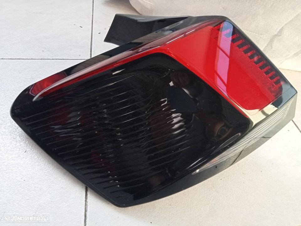 Farolim Esquerdo Peugeot 3008 II / 9810477180 - 1