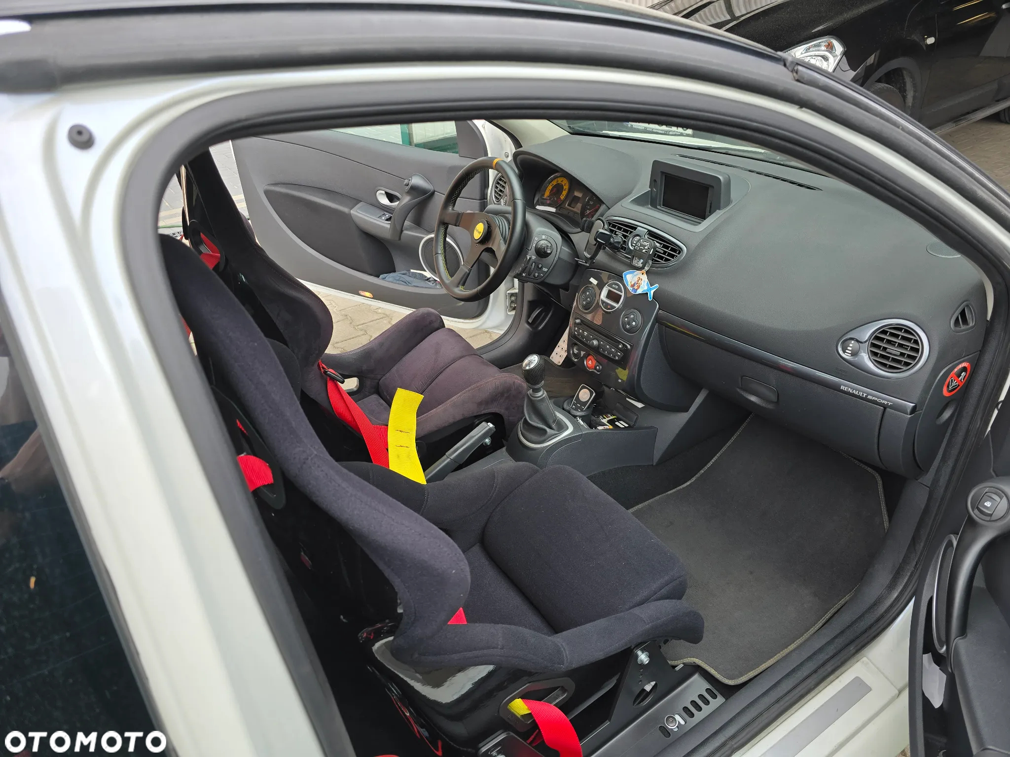 Renault Clio 2.0 16V Sport - 5