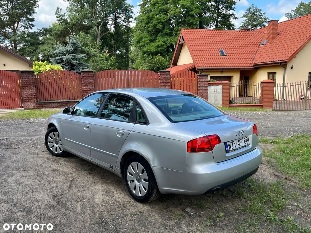 Audi A4 Limousine - 5