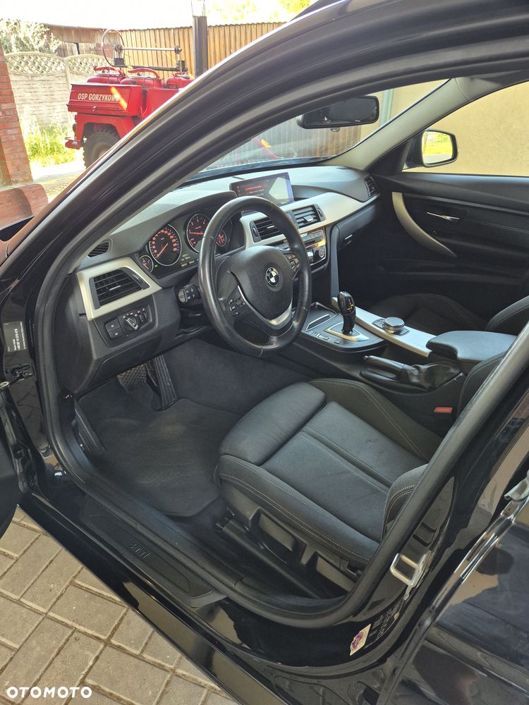 BMW Seria 3 320d Efficient Dynamic Edition - 13