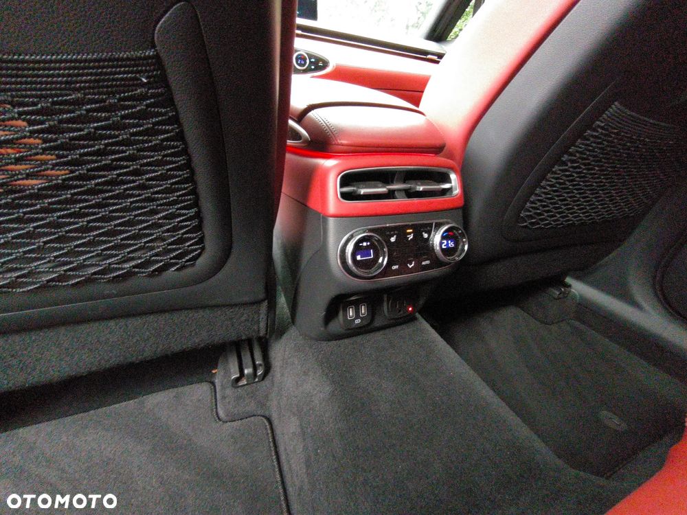 Genesis GV70 - 27