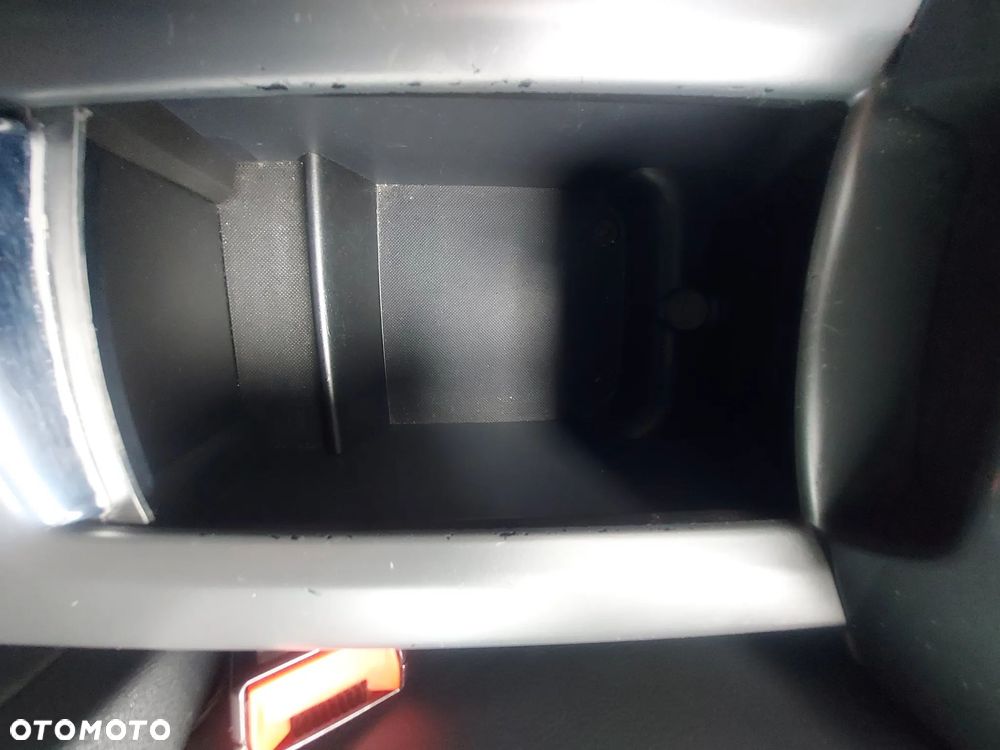 Peugeot 5008 HDI 160 Automatik Allure - 20