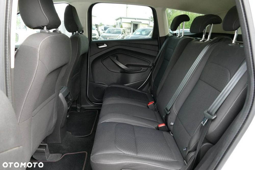 Ford Kuga 1.5 EcoBoost 2x4 Titanium - 32