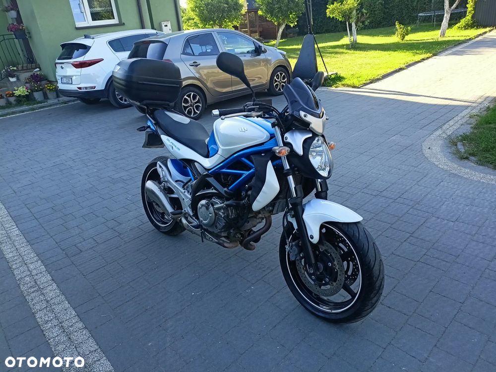 Suzuki Gladius - 3