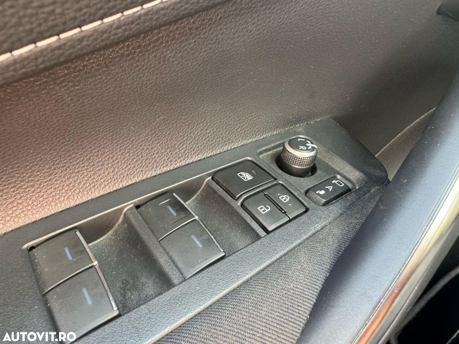 Toyota Corolla 1.8 HSD Dynamic - 30