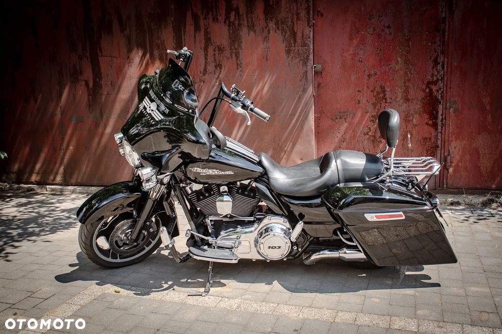 Harley-Davidson Touring Street Glide - 13
