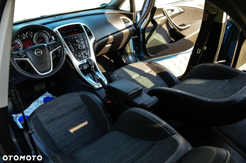 Opel Astra 1.6 Cosmo - 28