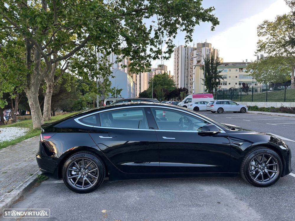 Tesla Model 3 - 6