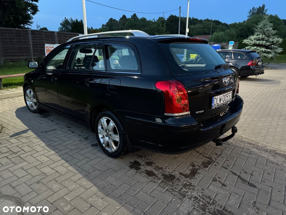 Toyota Avensis 2.0 D-4D Combi - 3