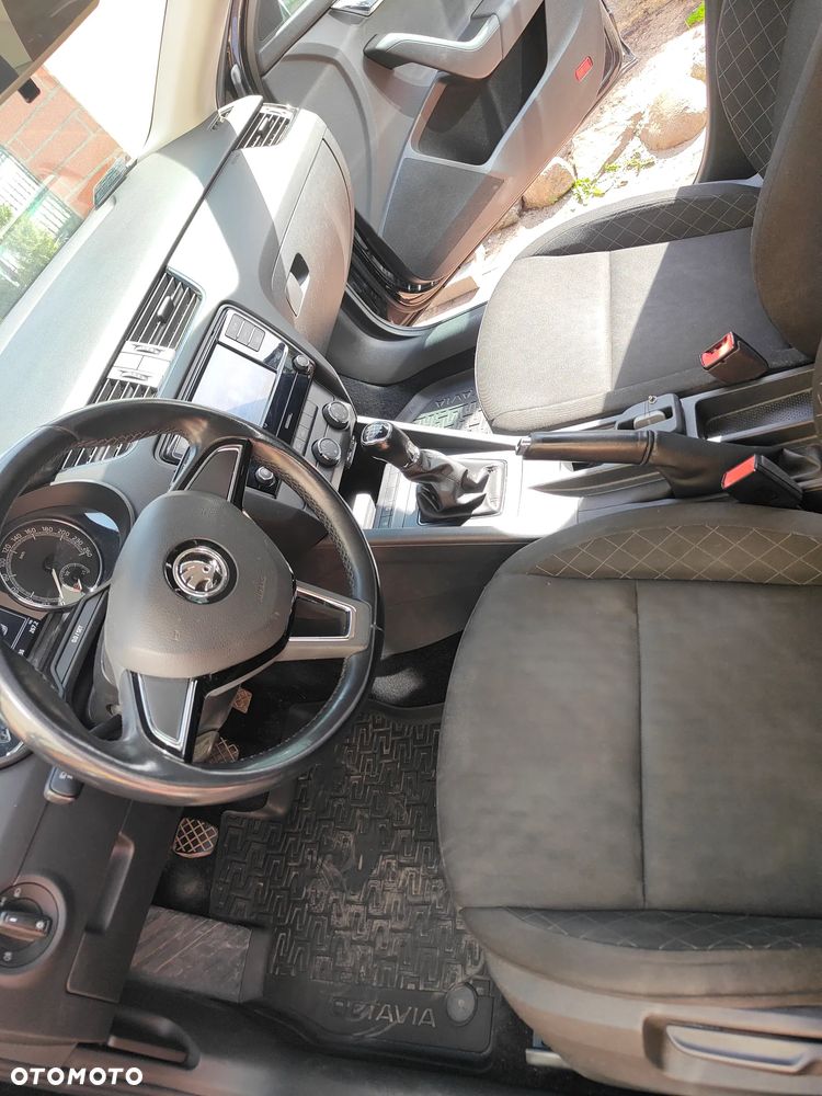 Skoda Octavia 1.4 TSI Active - 27