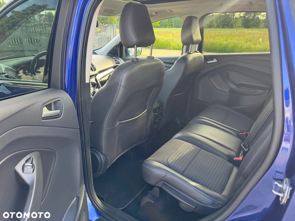 Ford Kuga 1.5 EcoBoost 2x4 Titanium - 6