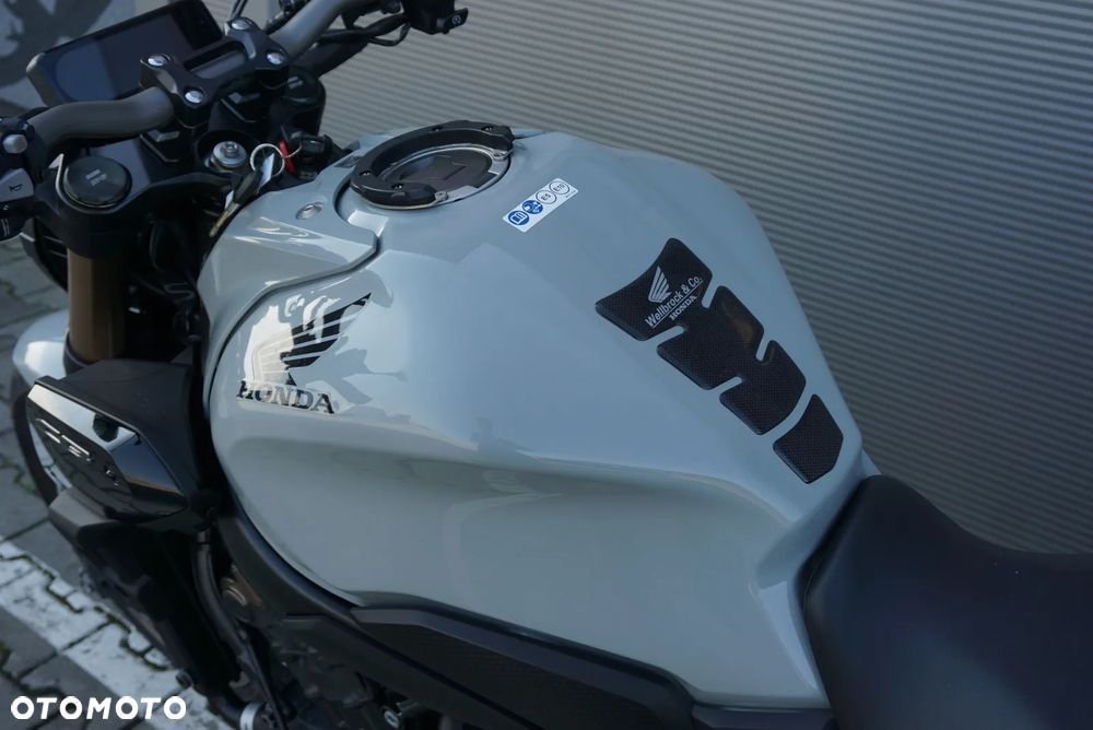 Honda CB - 23