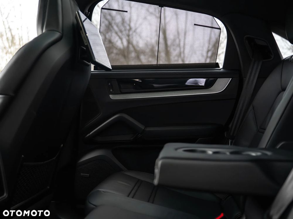 Porsche Cayenne - 16