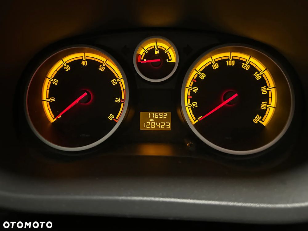 Opel Corsa 1.2 16V Cosmo - 12